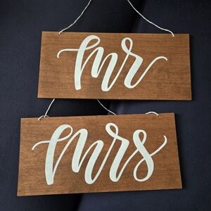 'Mr & Mrs' Signage! Home Or Wedding Decor